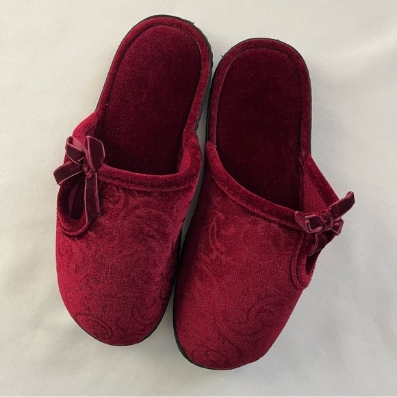 Isotoner Valerie Scarlet Red Velour Hoodback Clog Slippers Size 7.5/8 - Picture 4 of 15